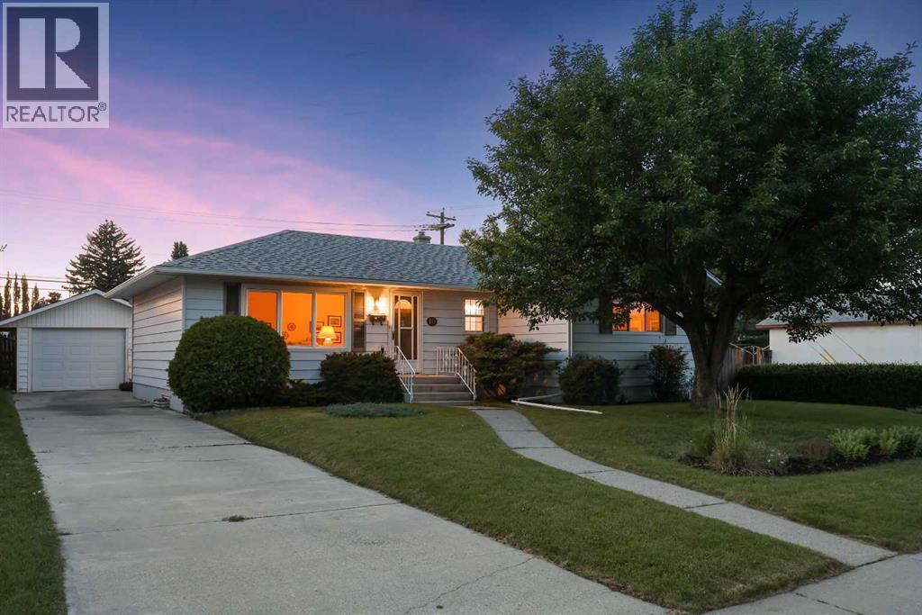 Single Family House Bungalow for Sale in  Glamorgan Drive SW Glamorgan Calgary 