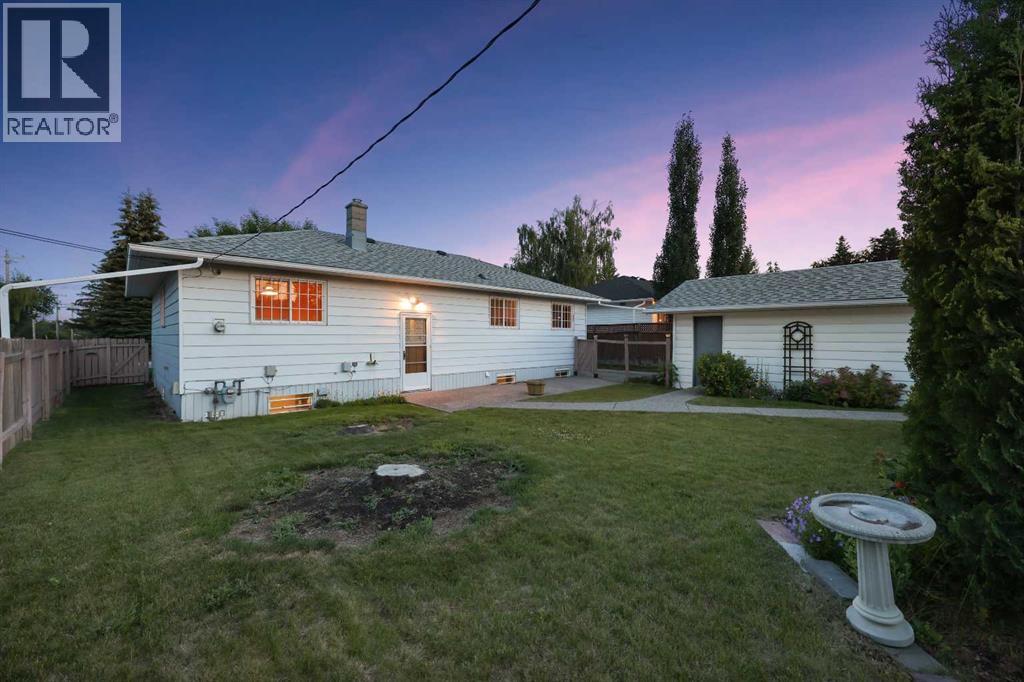 Single Family House Bungalow for Sale in  Glamorgan Drive SW Glamorgan Calgary 