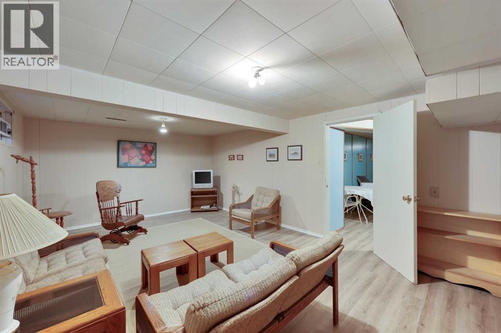 Single Family House Bungalow for Sale in  Glamorgan Drive SW Glamorgan Calgary 