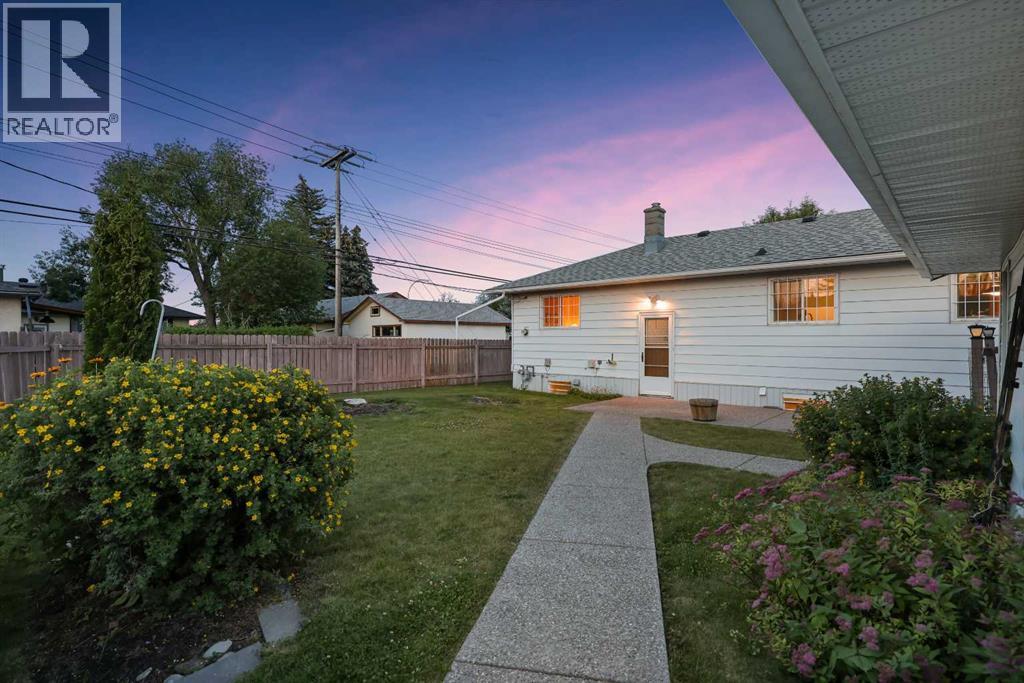 Single Family House Bungalow for Sale in  Glamorgan Drive SW Glamorgan Calgary 