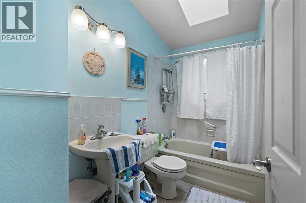 Single Family House for Sale in  Bowness Road NW Bowness Calgary 
