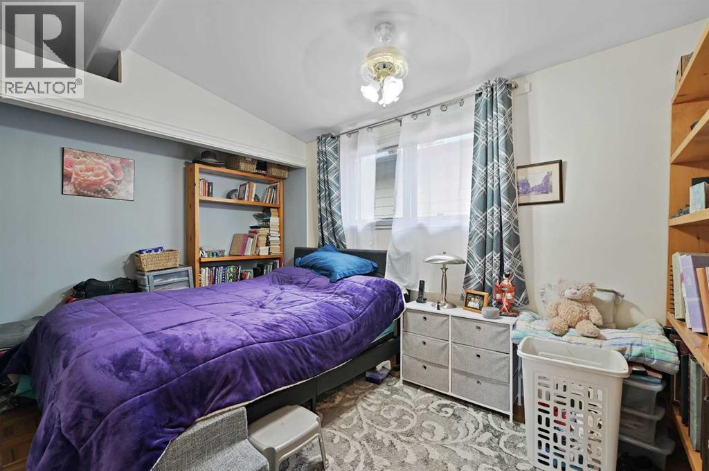 Single Family House for Sale in  Bowness Road NW Bowness Calgary 