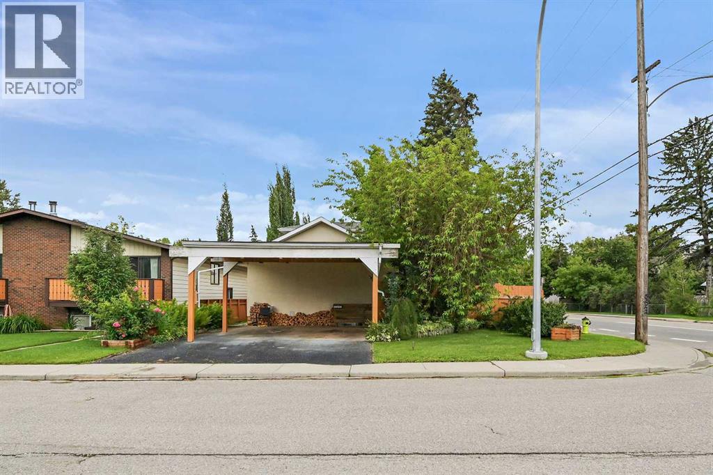 Single Family House for Sale in  Bowness Road NW Bowness Calgary 