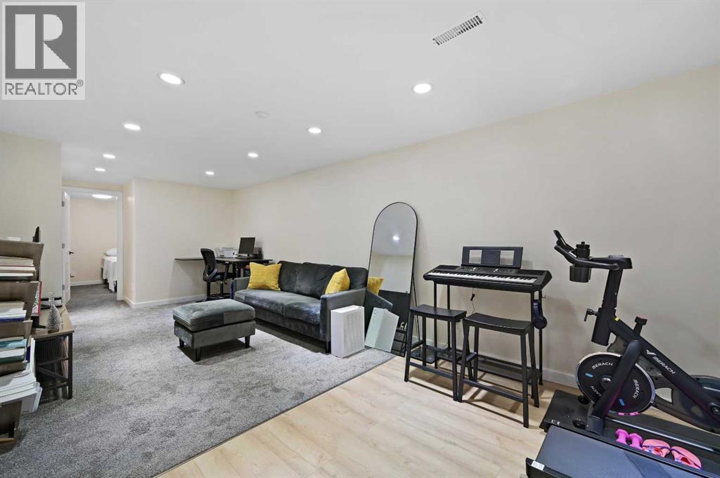 Single Family House for Sale in  Bowness Road NW Bowness Calgary 