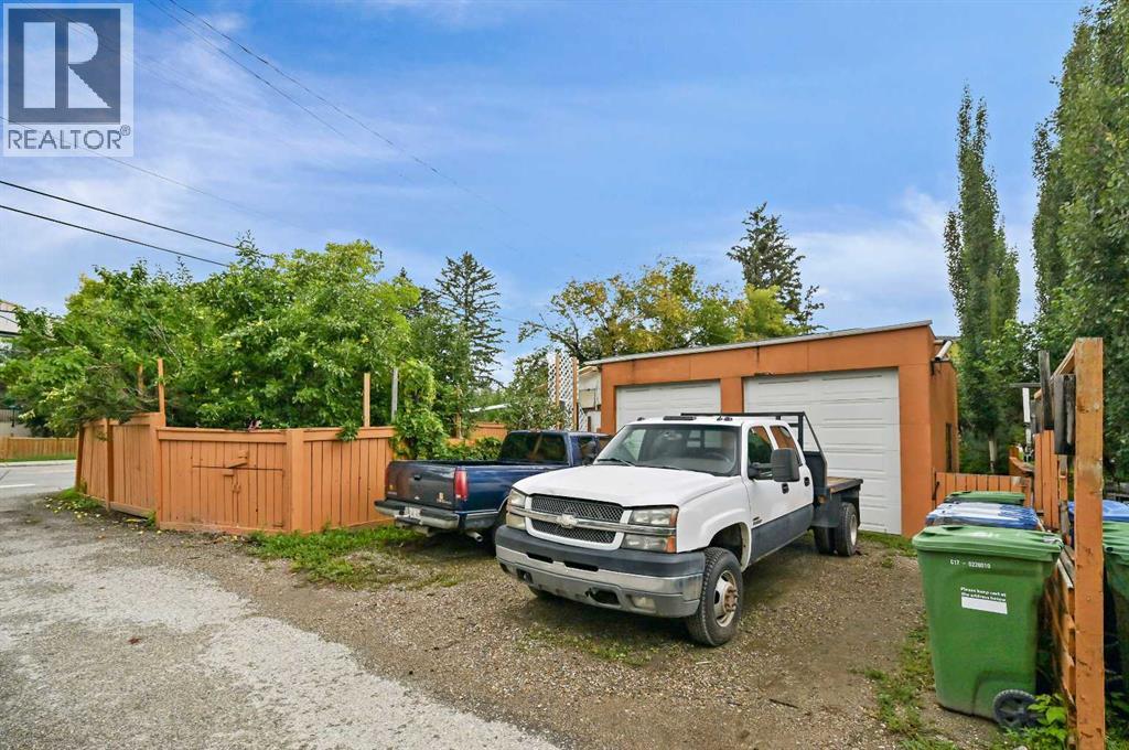 Single Family House for Sale in  Bowness Road NW Bowness Calgary 