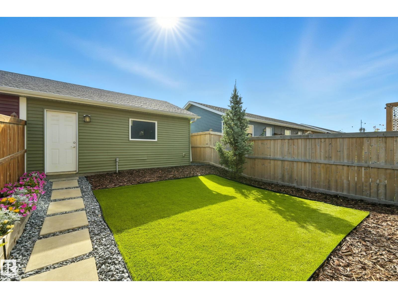 Photo 26 of 2677 Maple Wy Nw, Edmonton AB
