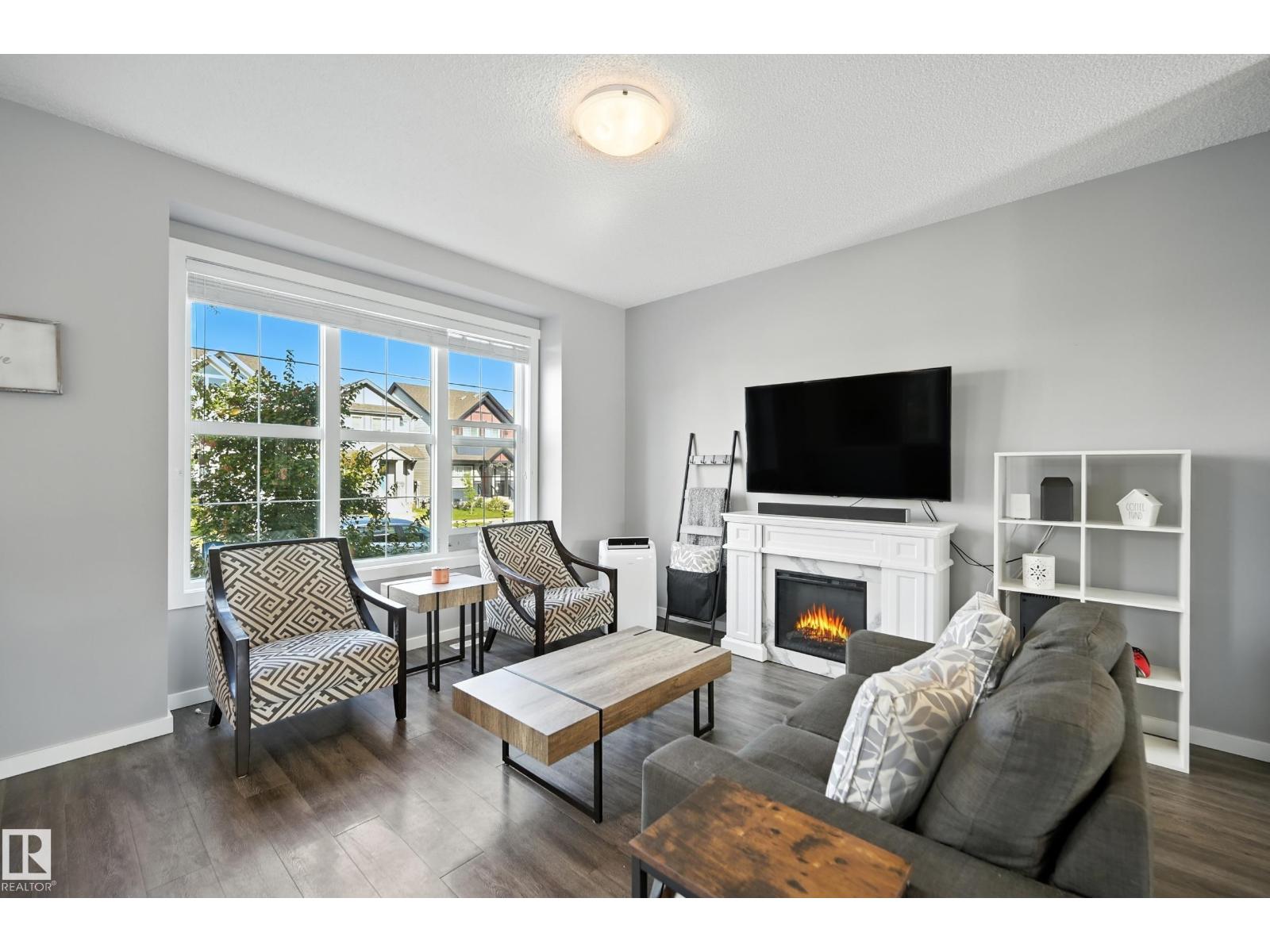 Photo 14 of 2677 Maple Wy Nw, Edmonton AB