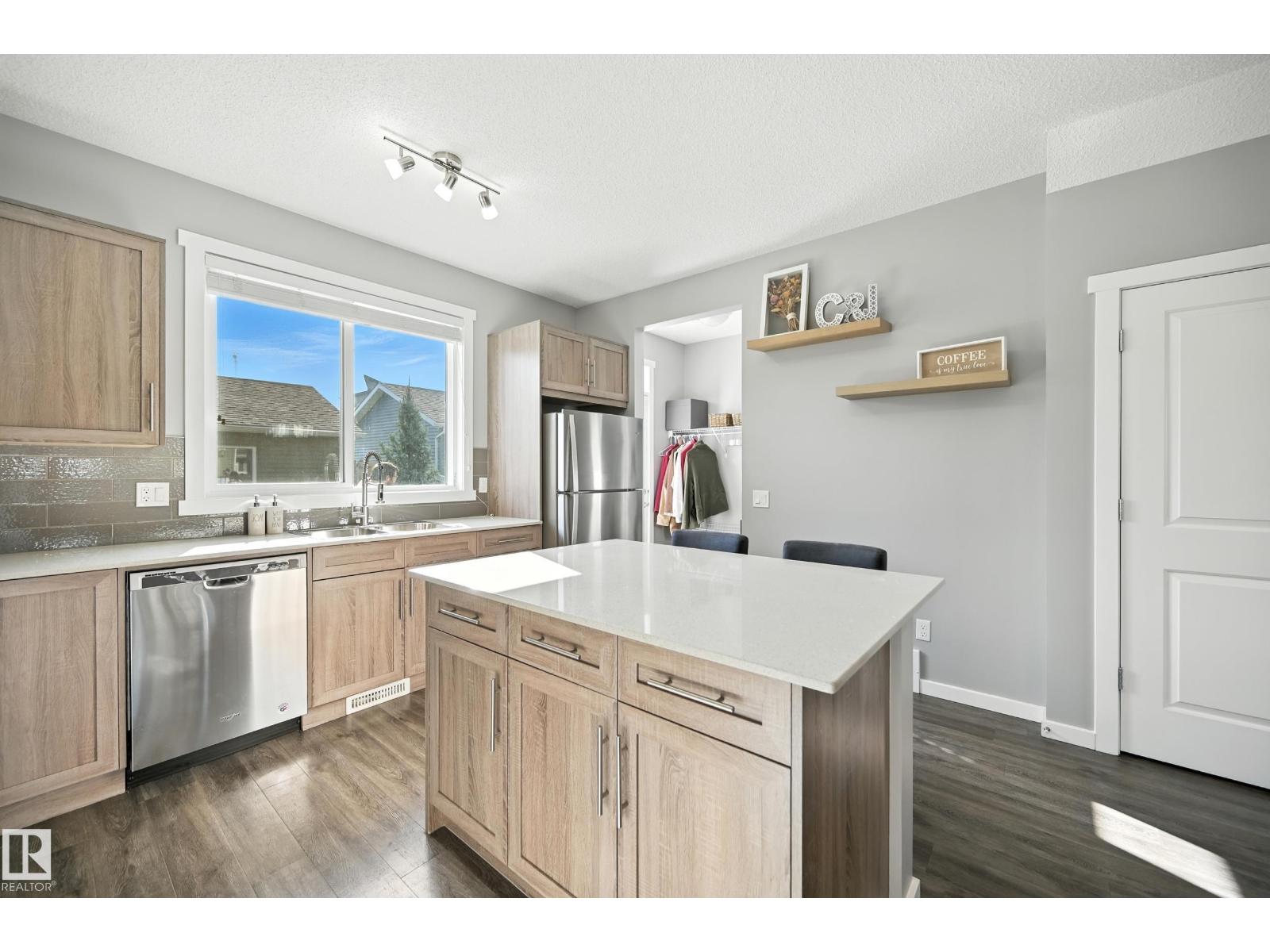 Photo 7 of 2677 Maple Wy Nw, Edmonton AB