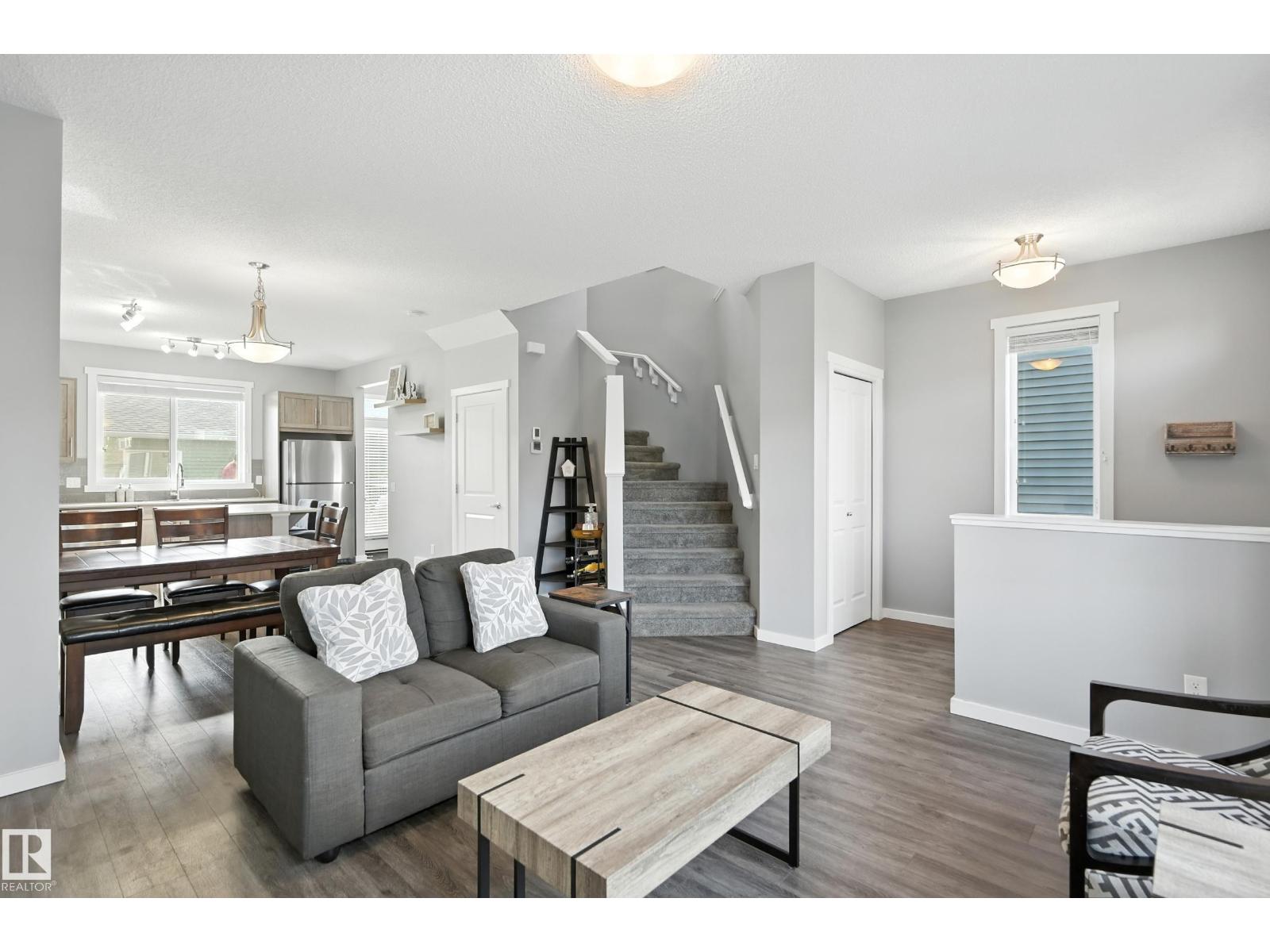 Photo 9 of 2677 Maple Wy Nw, Edmonton AB