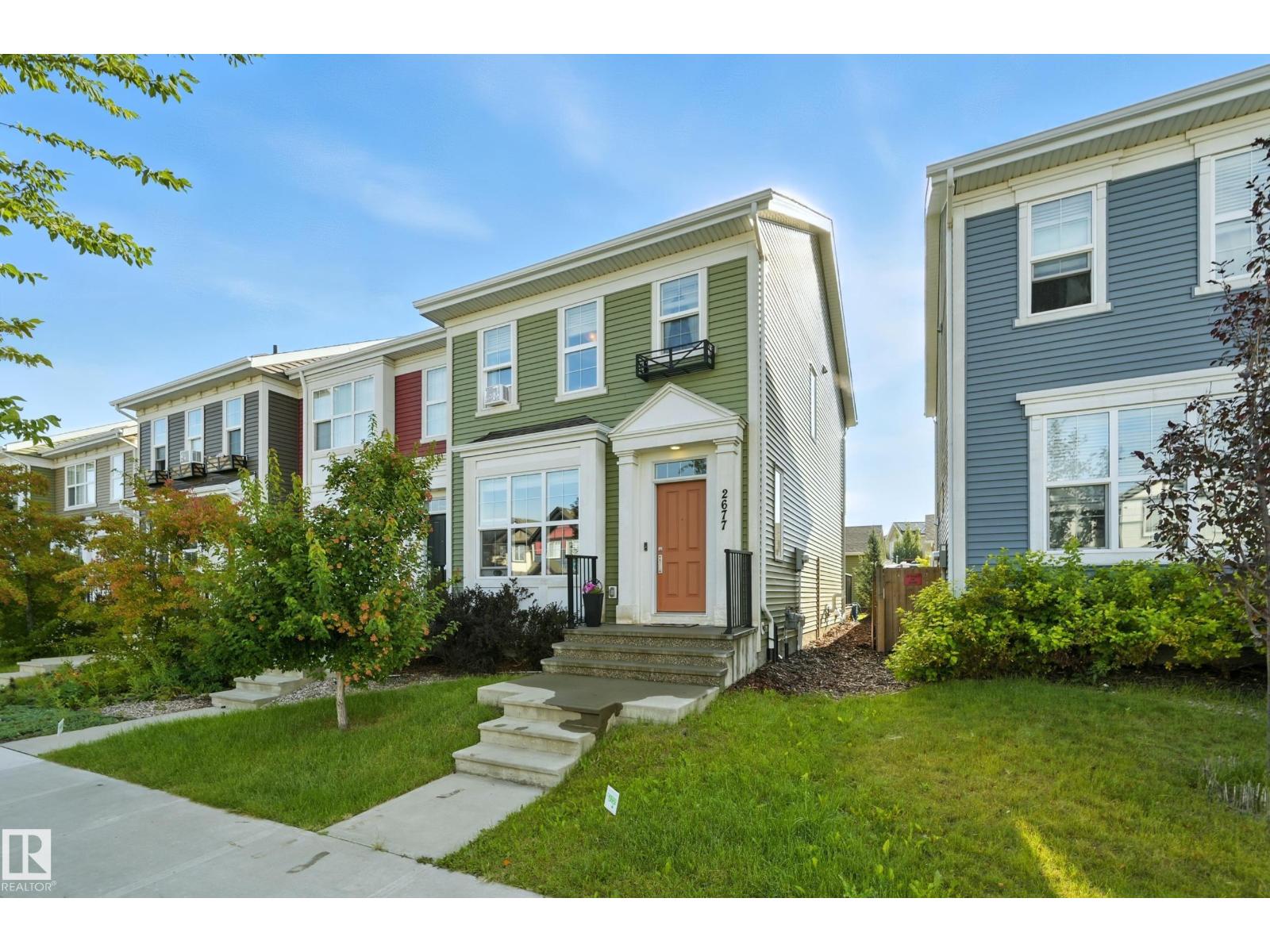 Photo 11 of 2677 Maple Wy Nw, Edmonton AB