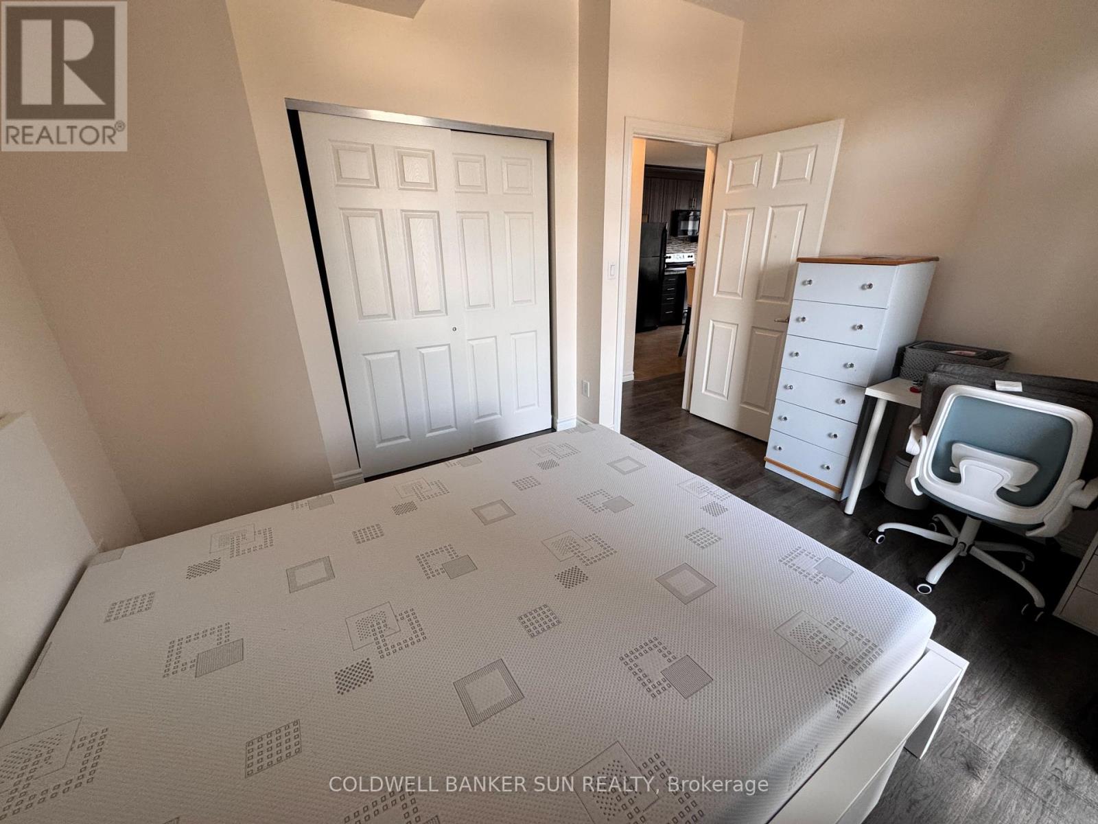 Photo 19 of 211 2 Colonial Drive, Guelph ON