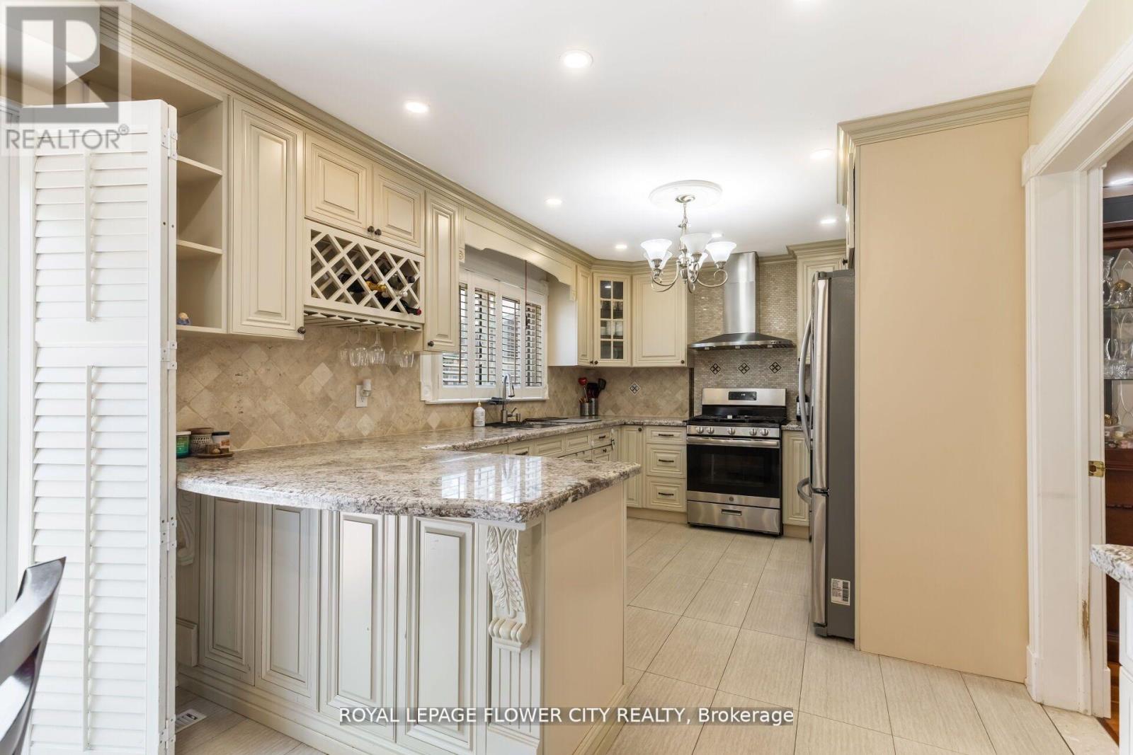 Photo 15 of 15 Thistle Ridge Drive E, Vaughan ON