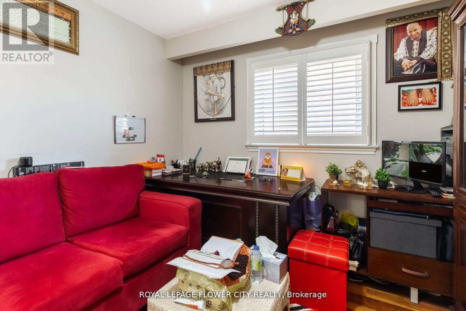 Photo 18 of 15 Thistle Ridge Drive E, Vaughan ON