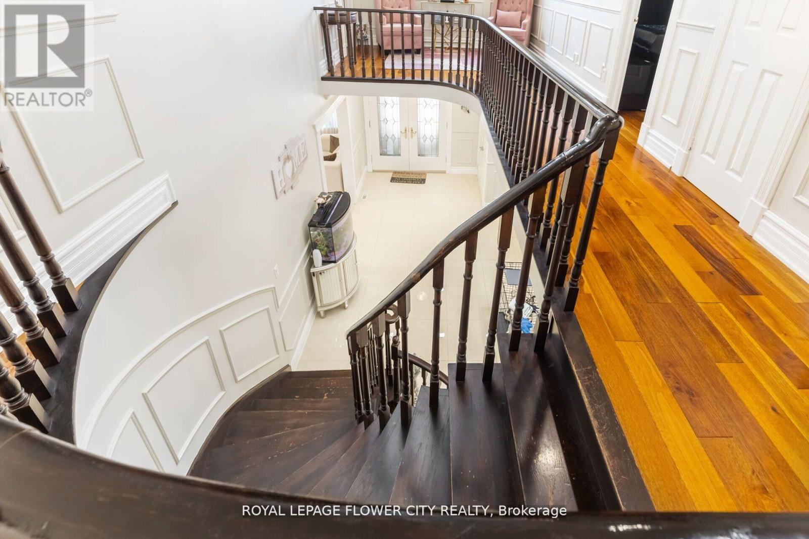Photo 20 of 15 Thistle Ridge Drive E, Vaughan ON