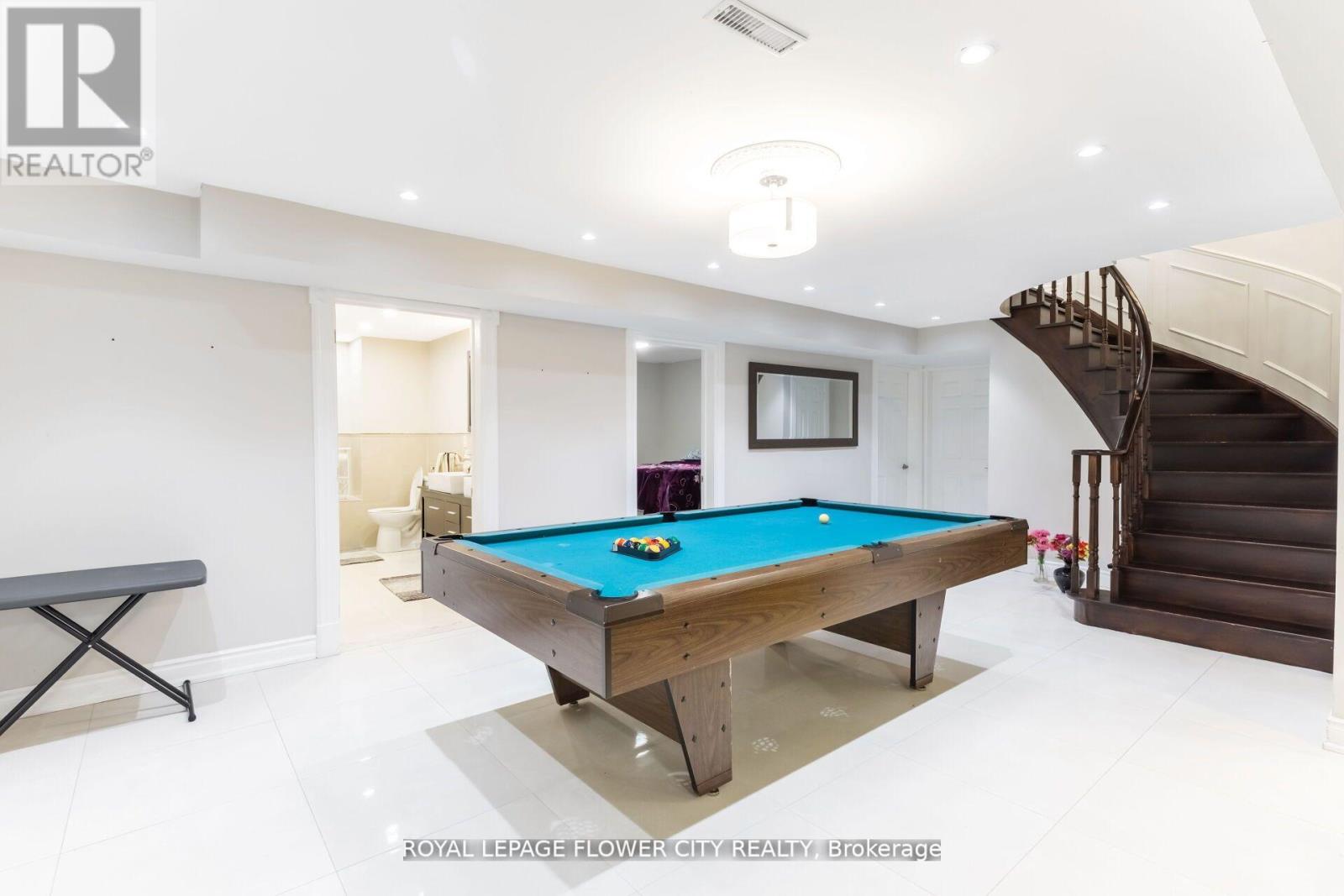 Photo 33 of 15 Thistle Ridge Drive E, Vaughan ON