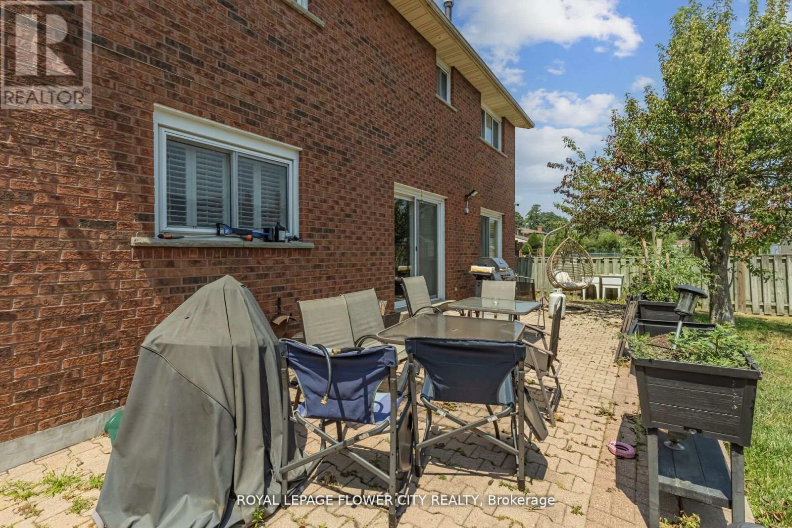 Photo 41 of 15 Thistle Ridge Drive E, Vaughan ON