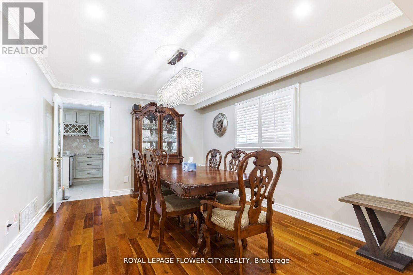 Photo 9 of 15 Thistle Ridge Drive E, Vaughan ON