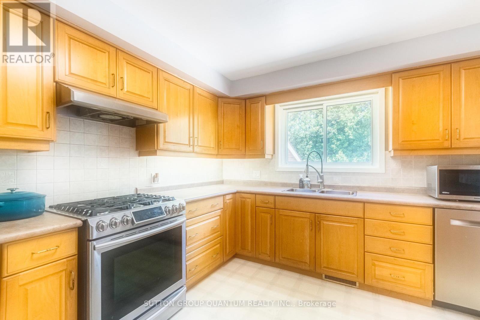 Photo 14 of 3 Colonial Court, St Catharines ON