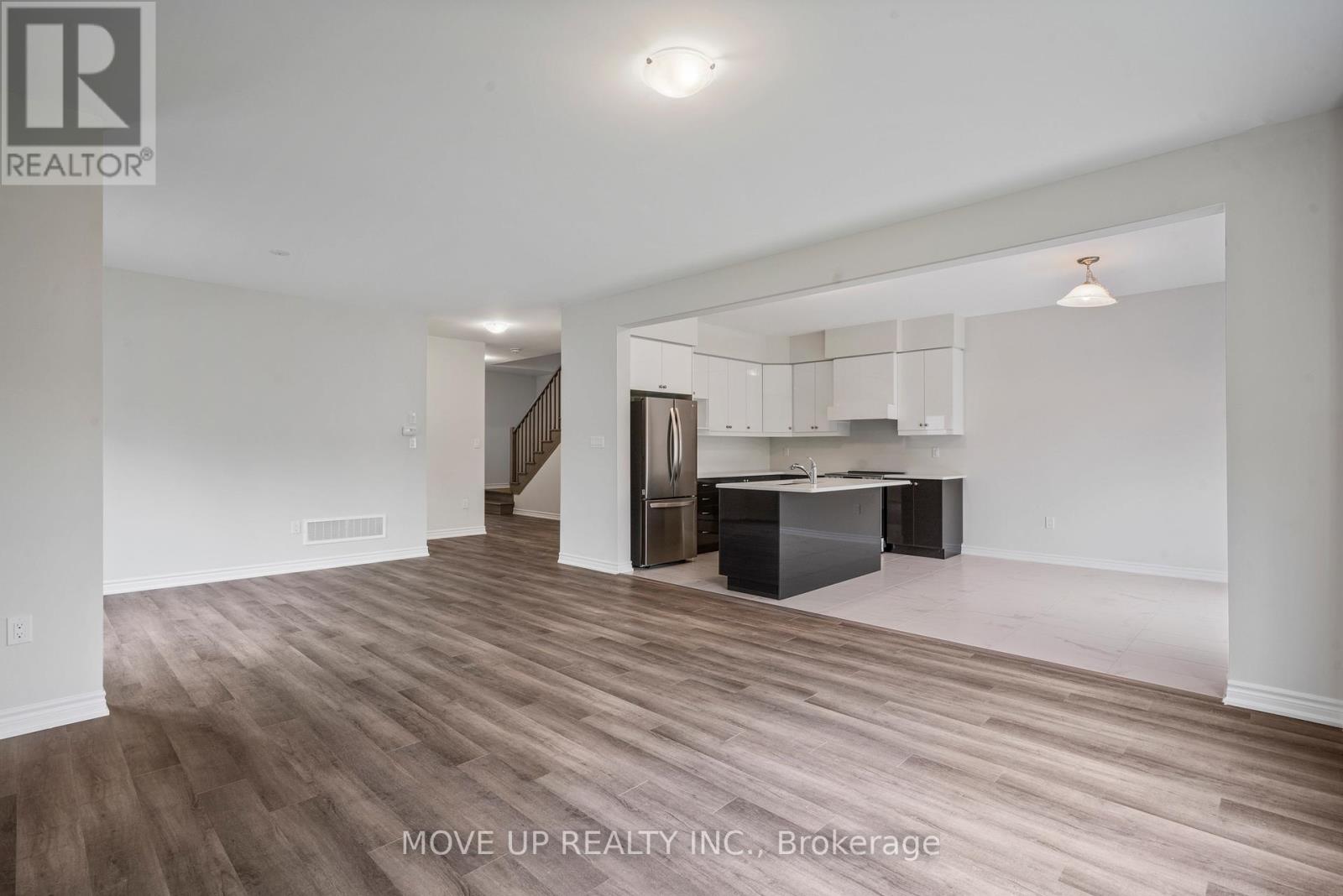 Photo 10 of 335 Beechwood Forest Lane, Gravenhurst ON