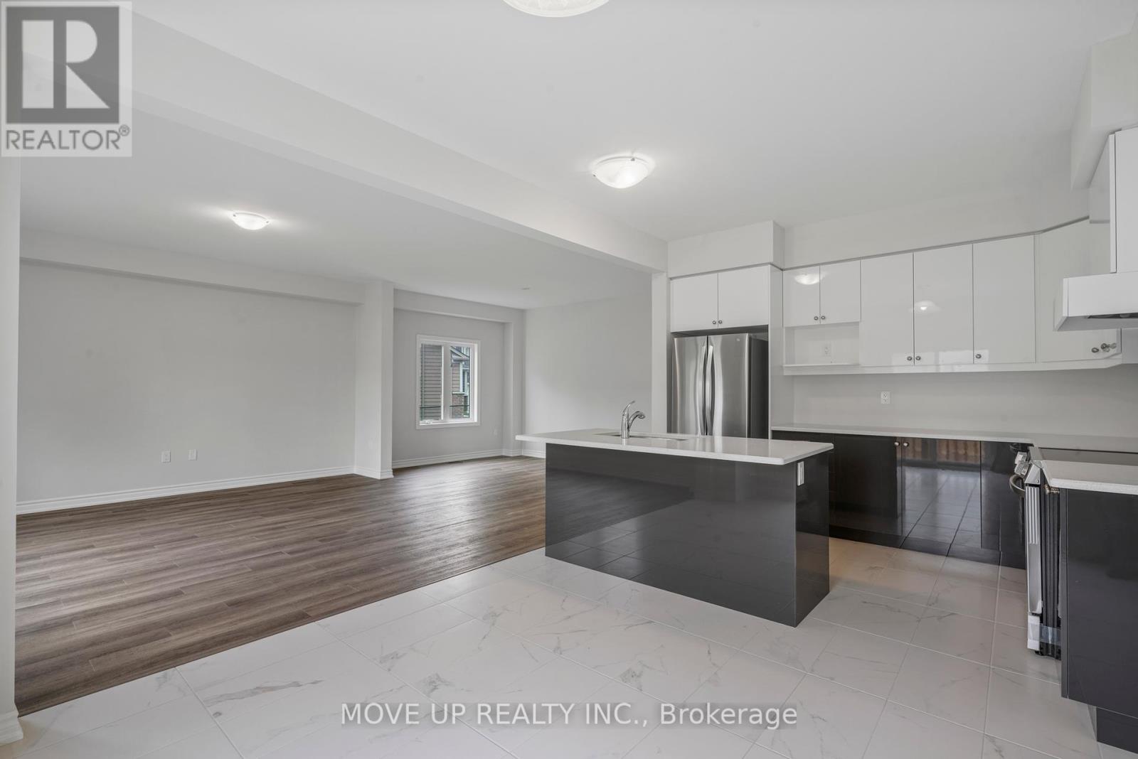 Photo 12 of 335 Beechwood Forest Lane, Gravenhurst ON