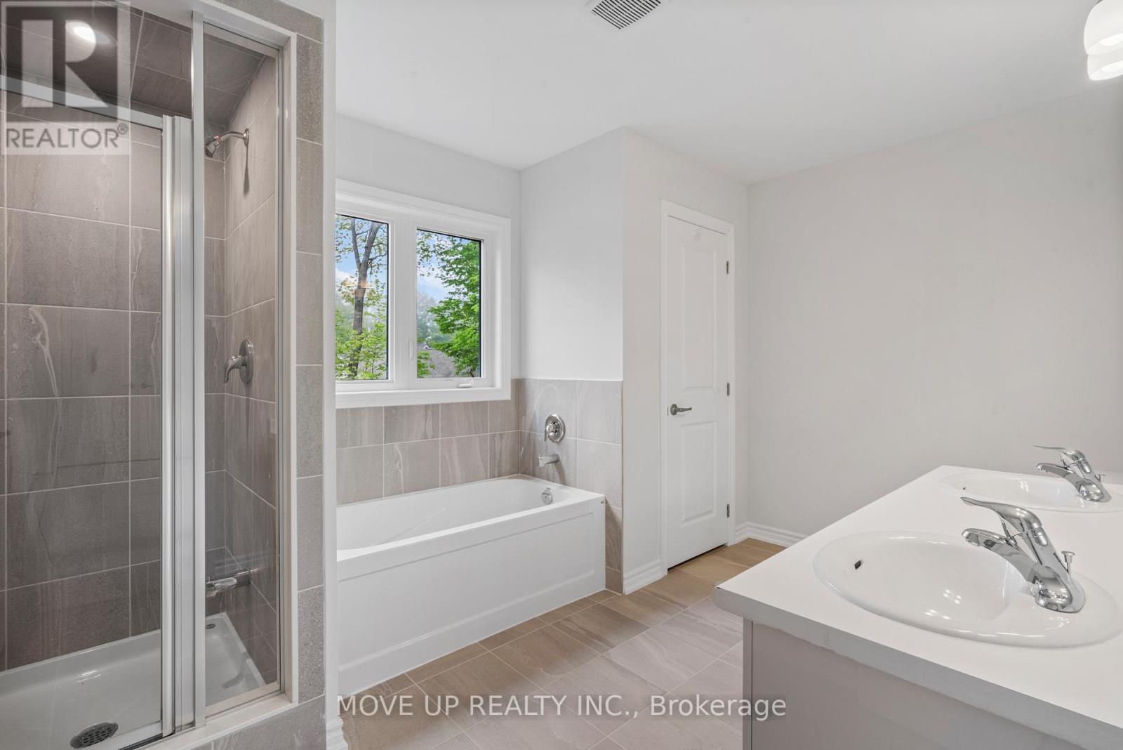 Photo 24 of 335 Beechwood Forest Lane, Gravenhurst ON