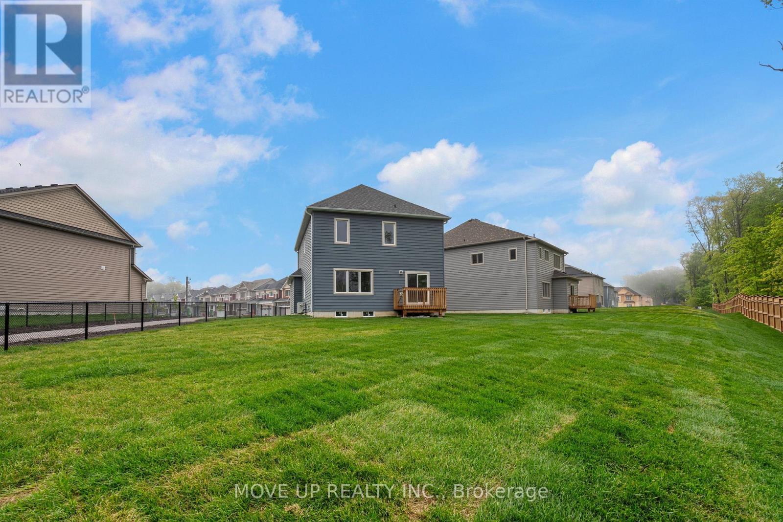 Photo 33 of 335 Beechwood Forest Lane, Gravenhurst ON