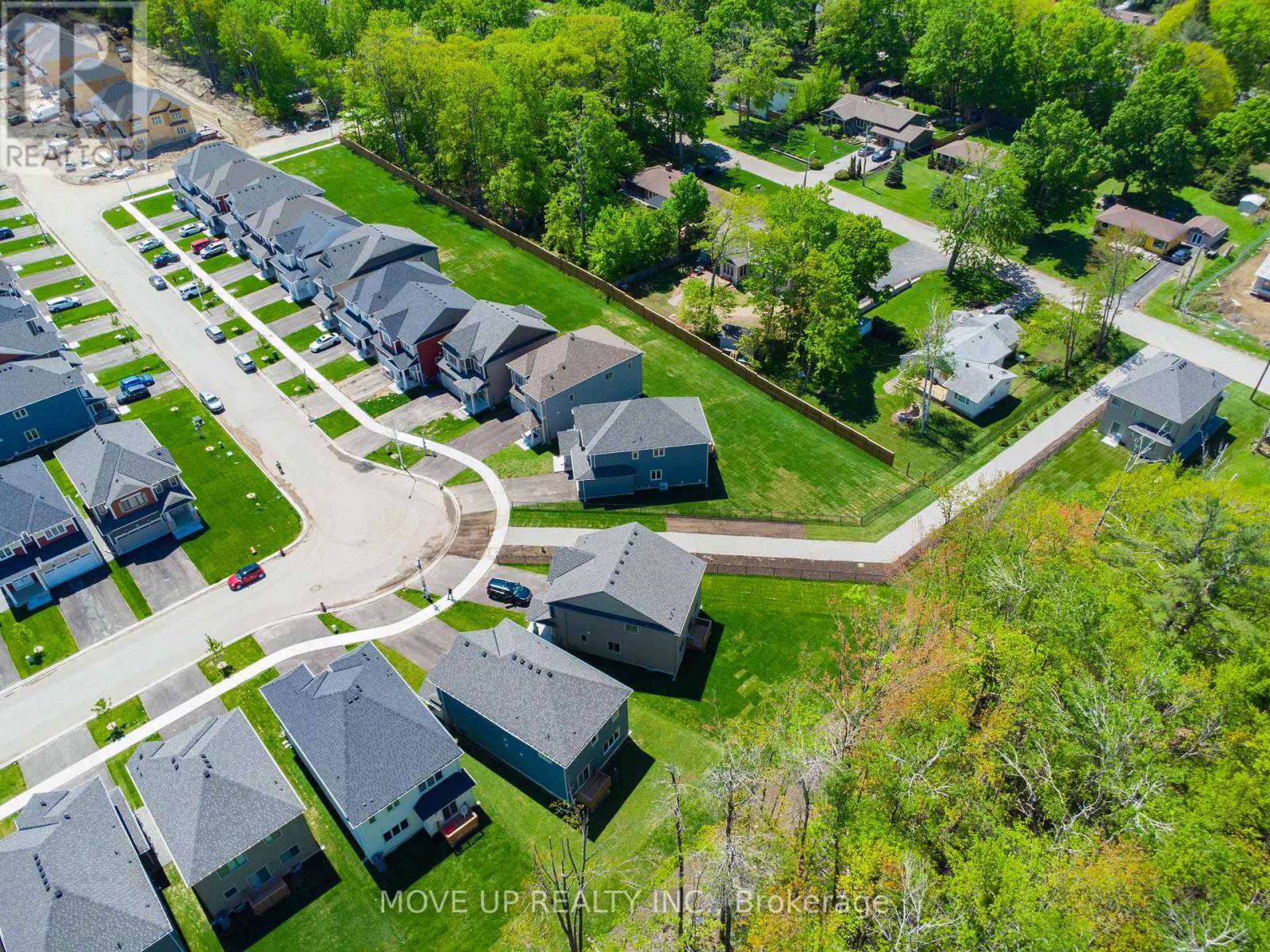 Photo 36 of 335 Beechwood Forest Lane, Gravenhurst ON