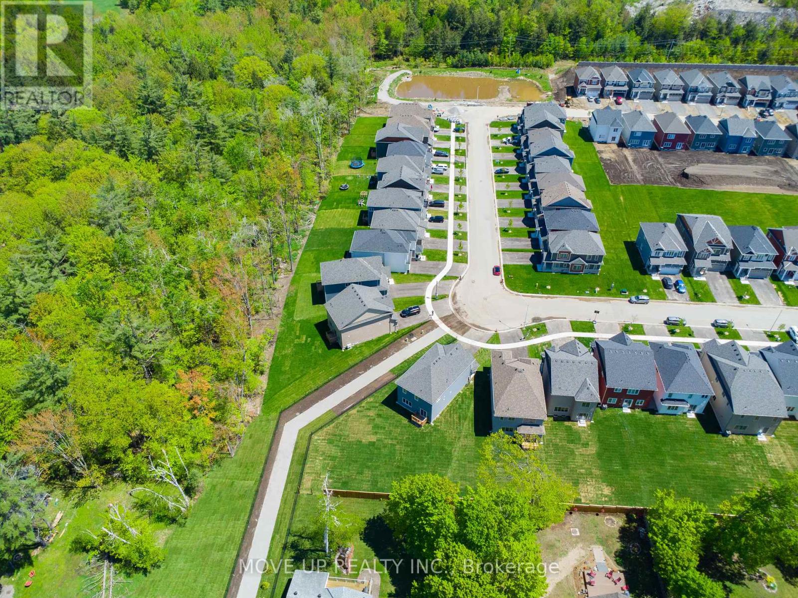 Photo 38 of 335 Beechwood Forest Lane, Gravenhurst ON