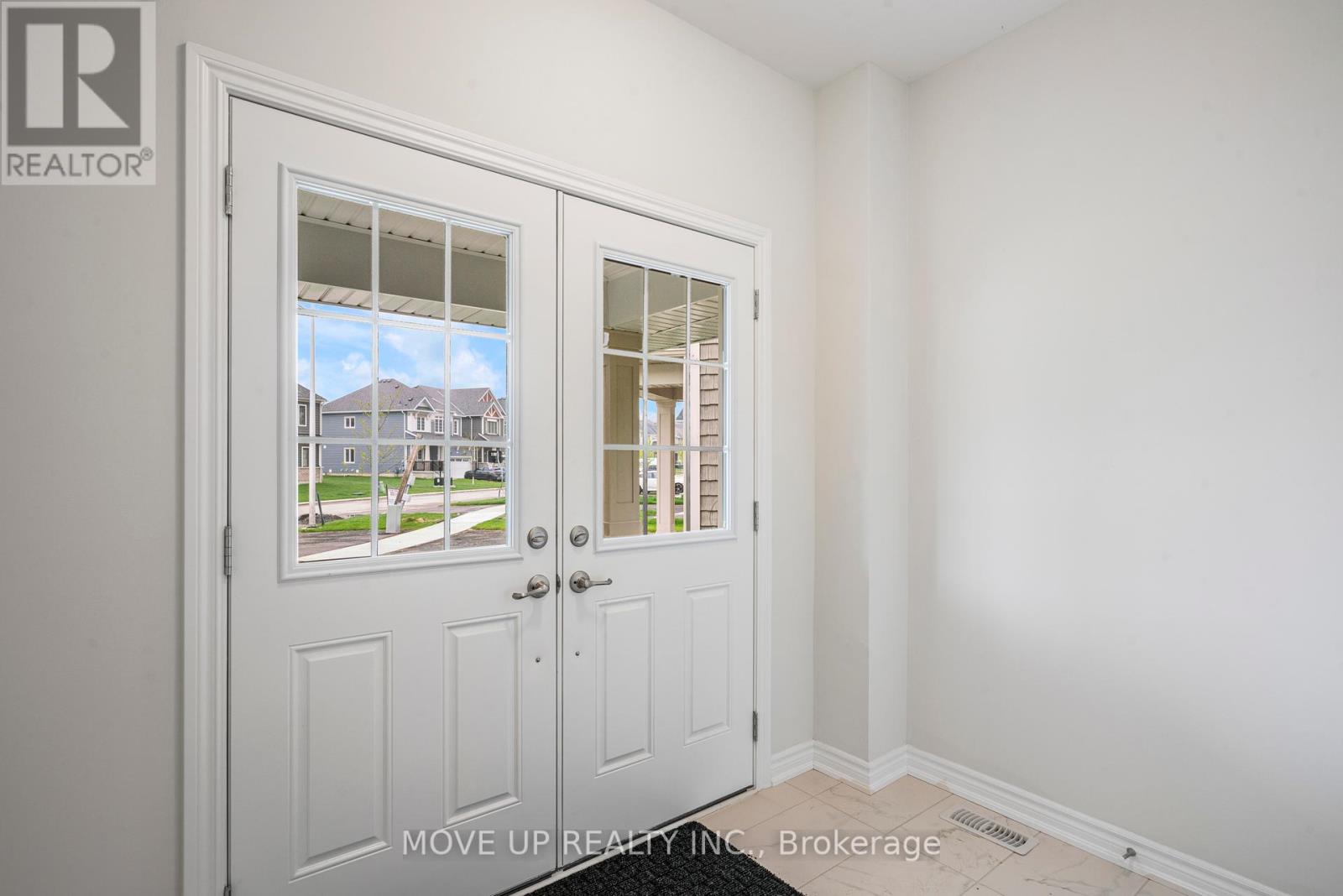 Photo 5 of 335 Beechwood Forest Lane, Gravenhurst ON
