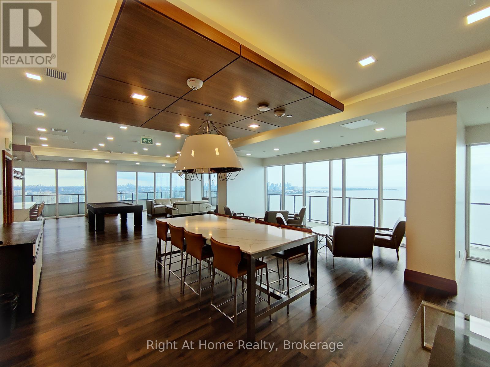 Photo 15 of 4401 20 Shore Breeze Drive, Toronto ON