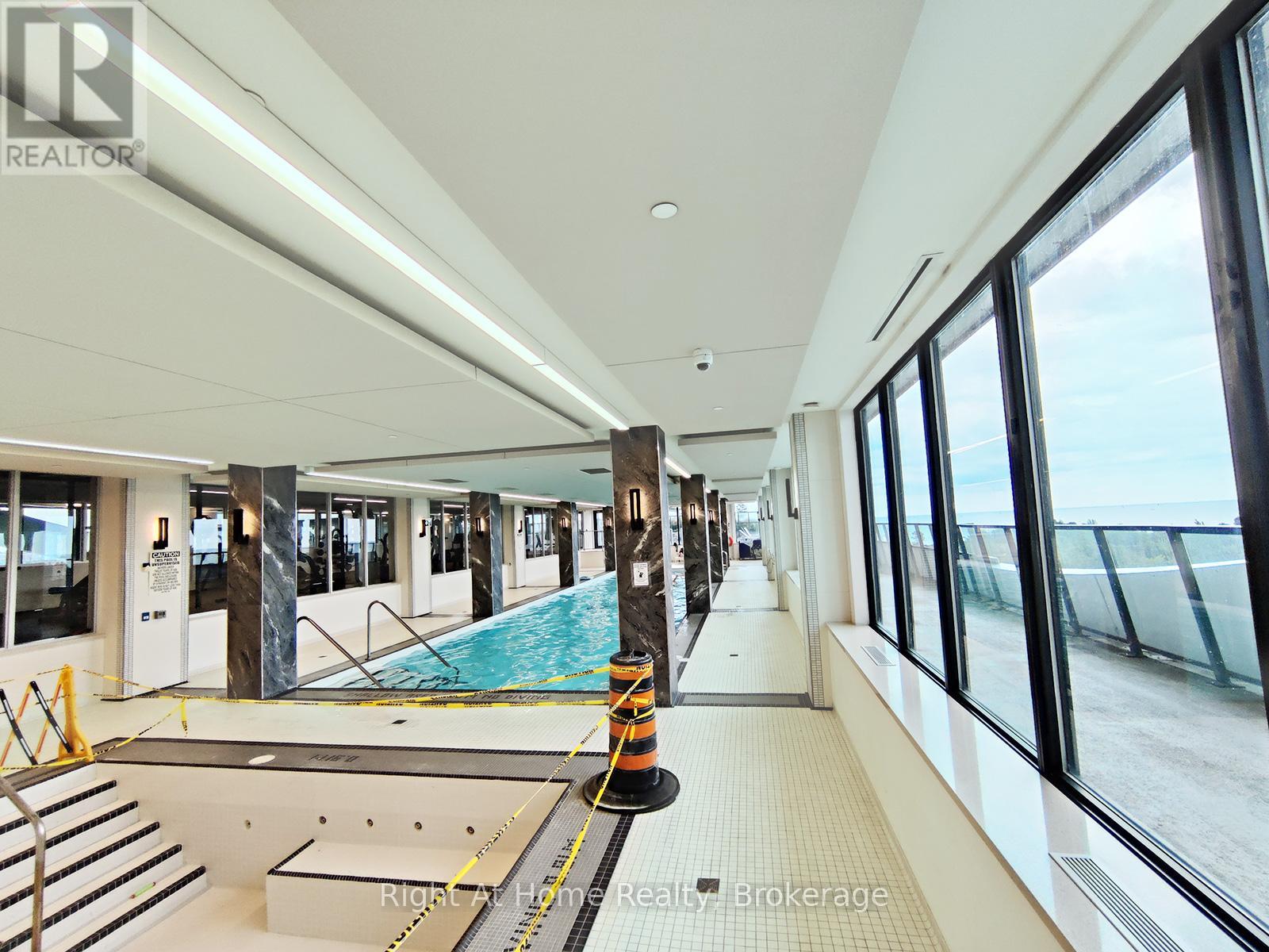 Photo 17 of 4401 20 Shore Breeze Drive, Toronto ON