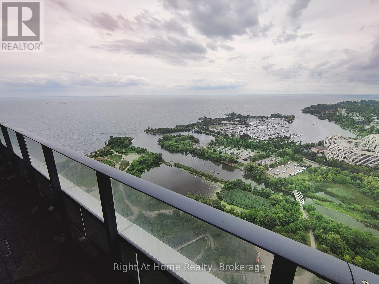 Photo 4 of 4401 20 Shore Breeze Drive, Toronto ON
