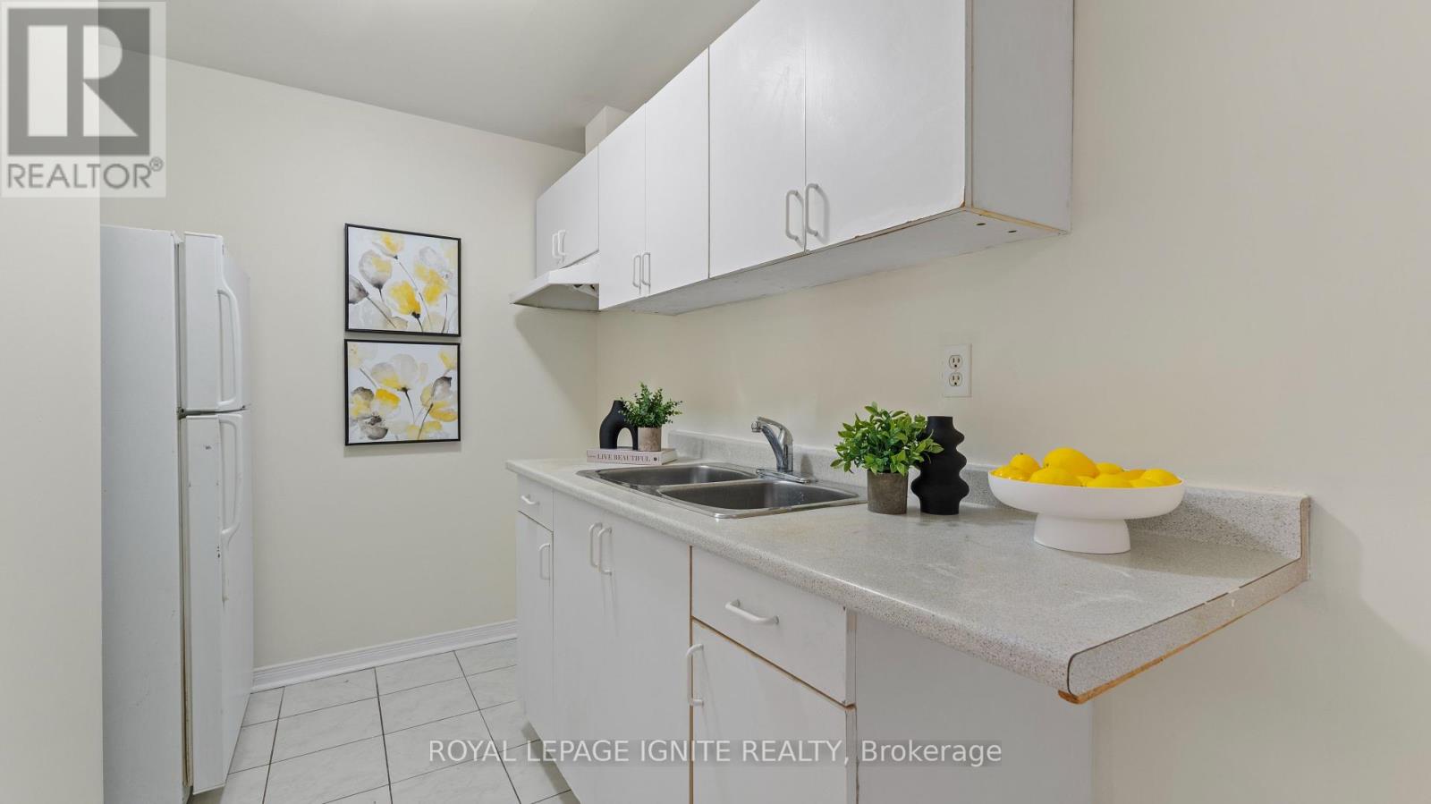 Photo 21 of 57 401 Sewells Road, Toronto ON