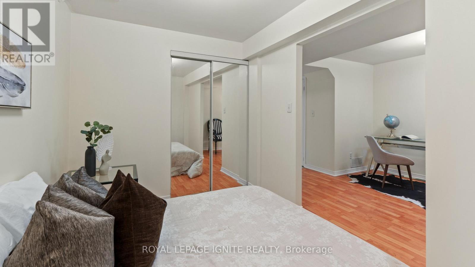 Photo 25 of 57 401 Sewells Road, Toronto ON