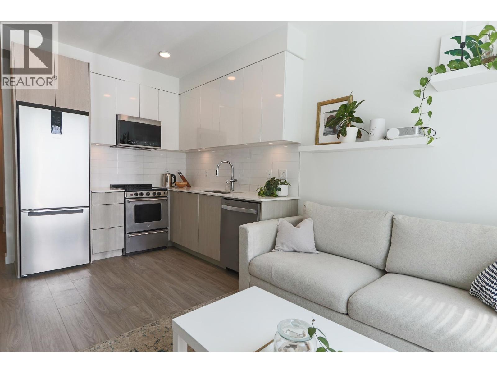 Photo 7 of 202 2236 Welcher Avenue, Port Coquitlam BC