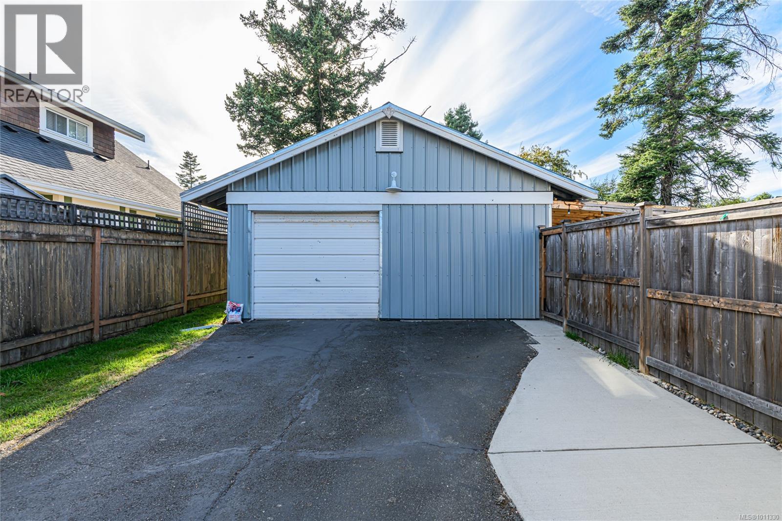 10142 Resthaven Dr, Sidney