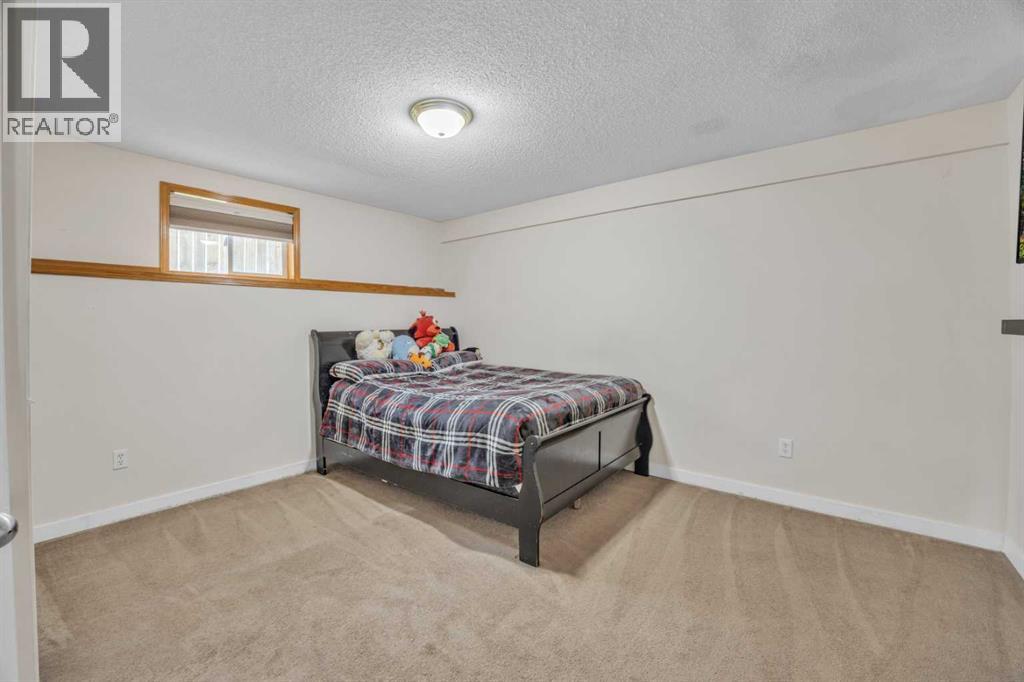 Single Family House Bi-level for Sale in  Coral Keys Drive NE Coral Springs Calgary 