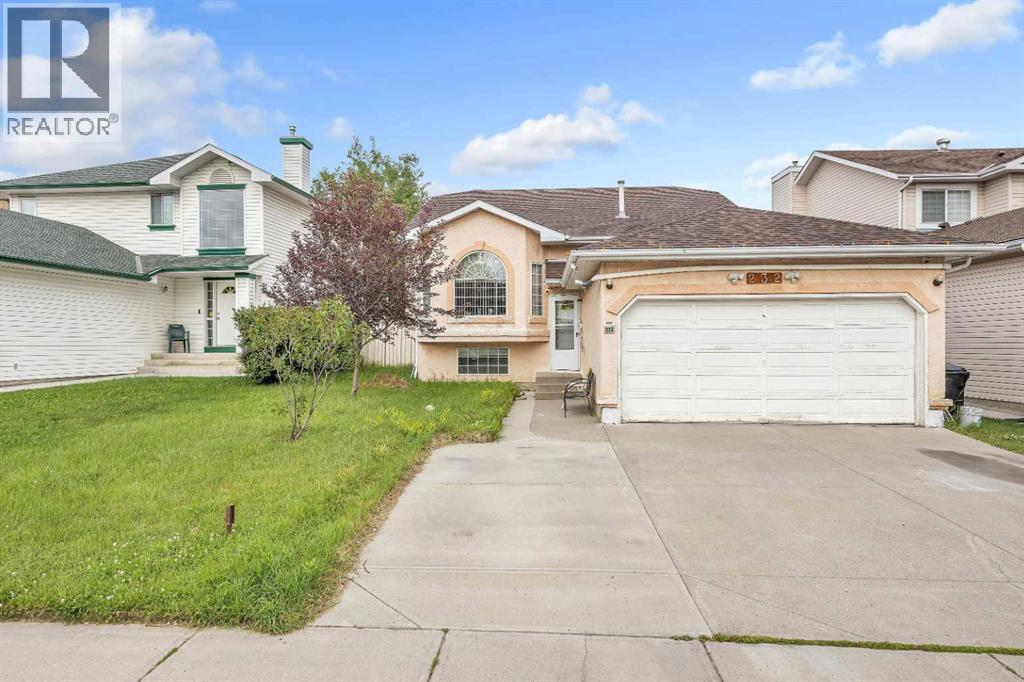 Single Family House Bi-level for Sale in  Coral Keys Drive NE Coral Springs Calgary 