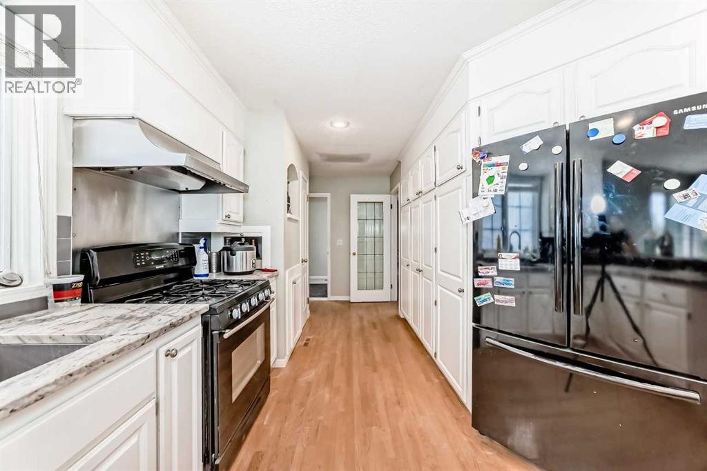 Single Family House for Sale in  Edgeview Road NW Edgemont Calgary 