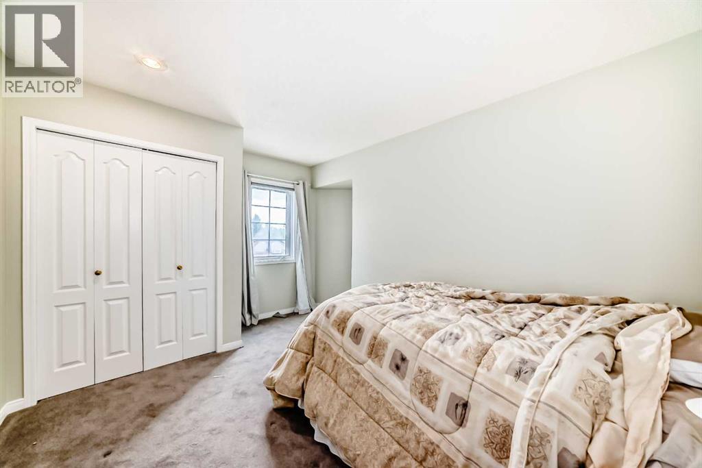 Single Family House for Sale in  Edgeview Road NW Edgemont Calgary 