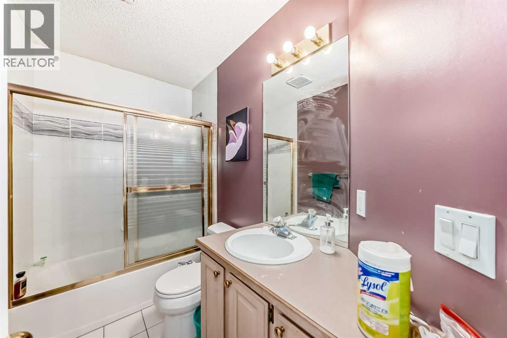 Single Family House for Sale in  Edgeview Road NW Edgemont Calgary 