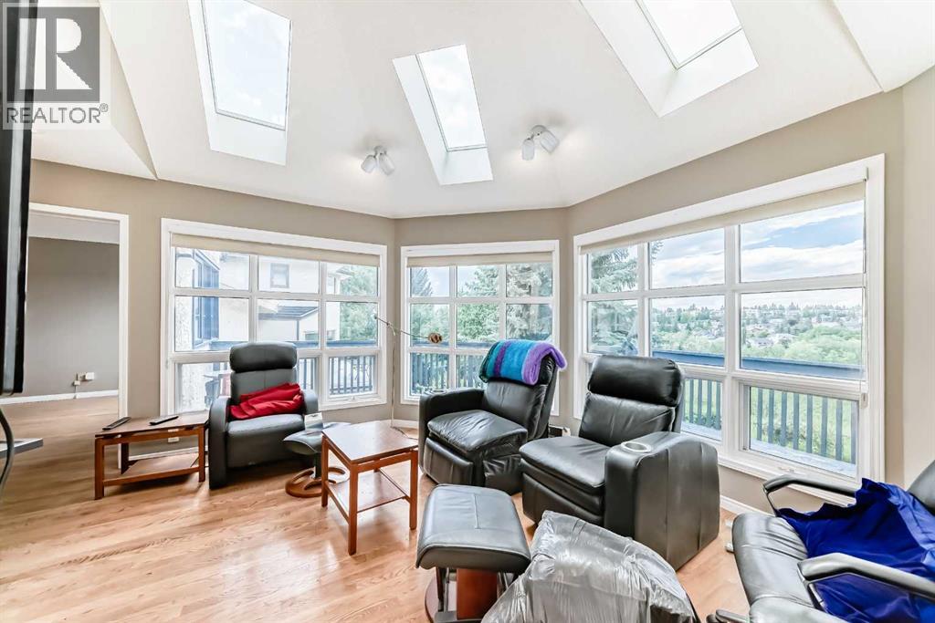 Single Family House for Sale in  Edgeview Road NW Edgemont Calgary 