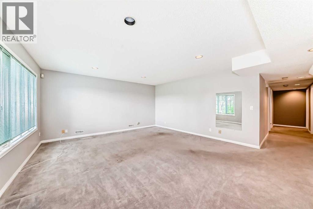 Single Family House for Sale in  Edgeview Road NW Edgemont Calgary 