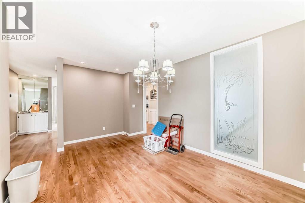 Single Family House for Sale in  Edgeview Road NW Edgemont Calgary 