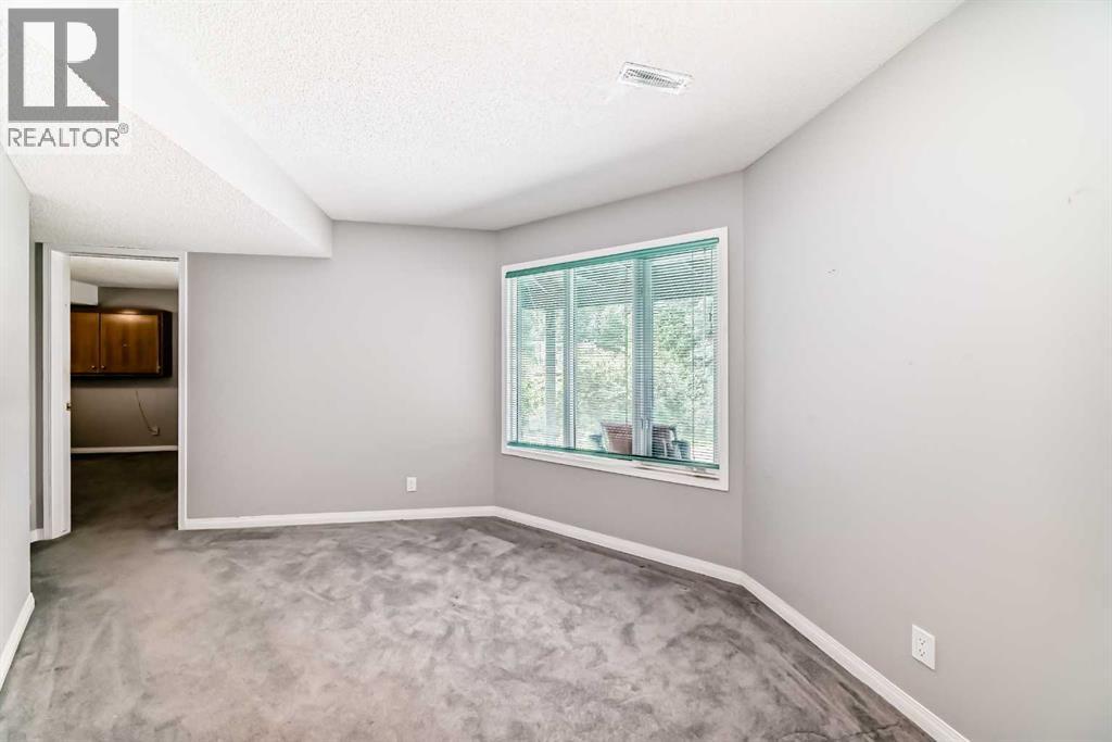 Single Family House for Sale in  Edgeview Road NW Edgemont Calgary 