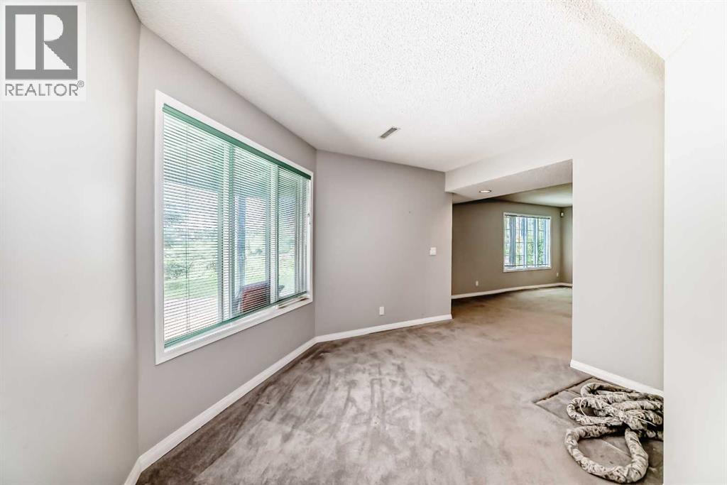 Single Family House for Sale in  Edgeview Road NW Edgemont Calgary 
