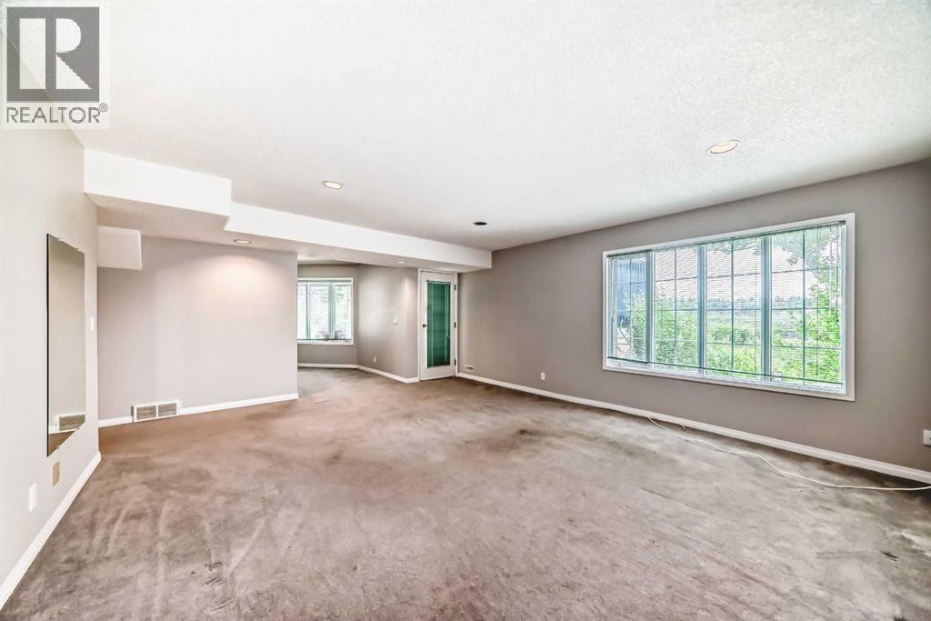 Single Family House for Sale in  Edgeview Road NW Edgemont Calgary 