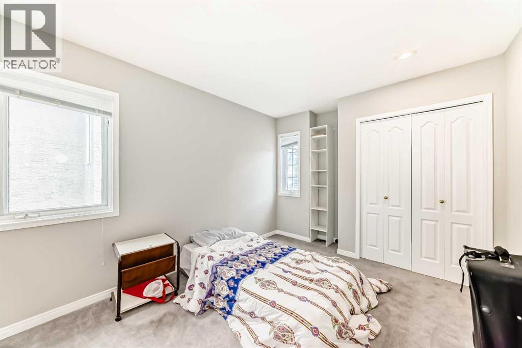 Single Family House for Sale in  Edgeview Road NW Edgemont Calgary 