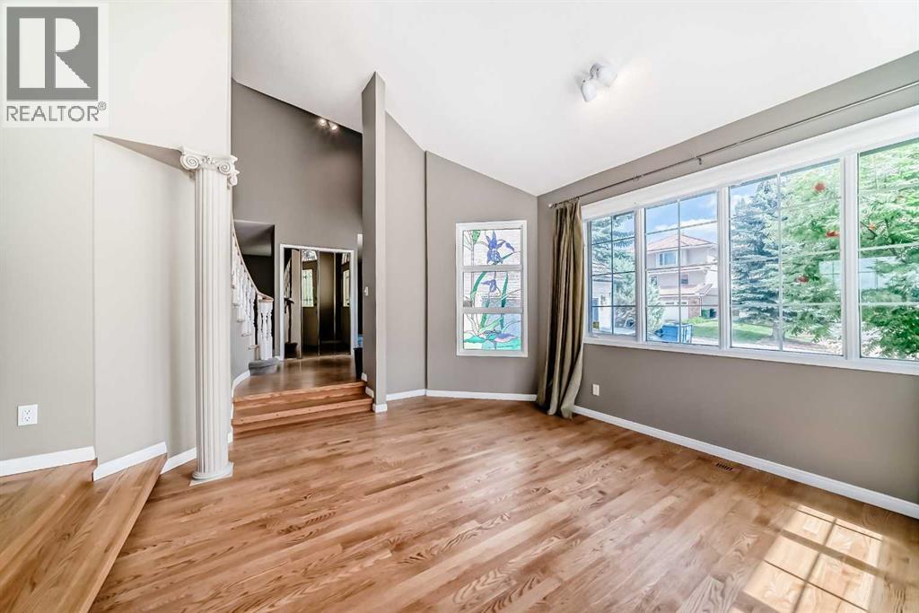 Single Family House for Sale in  Edgeview Road NW Edgemont Calgary 