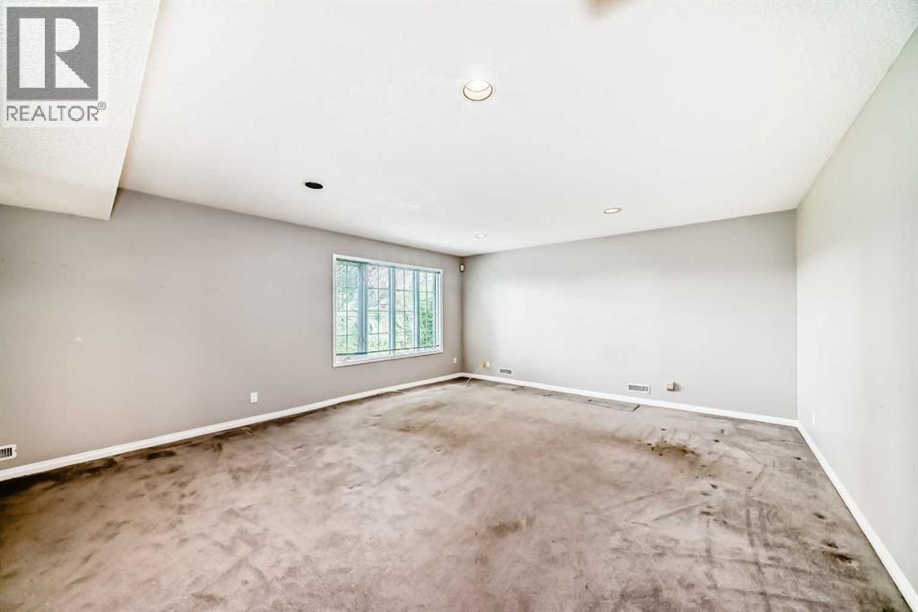 Single Family House for Sale in  Edgeview Road NW Edgemont Calgary 